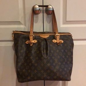 Authentic Louis Vuitton crossbody large bag